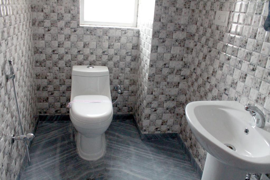 Hotel Debjyoti Сіліґурі Номер фото
