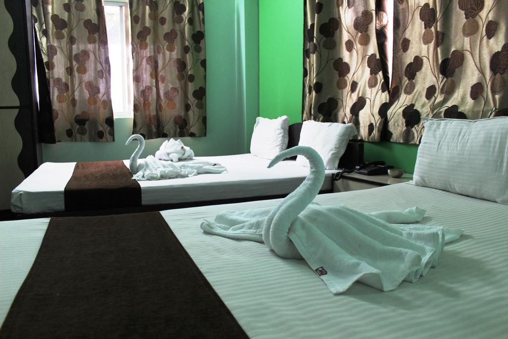 Hotel Debjyoti Сіліґурі Екстер'єр фото
